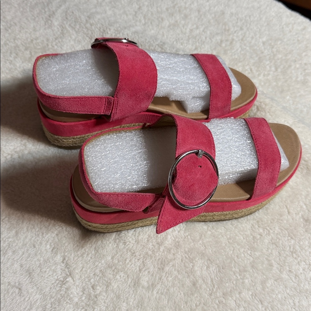 UGG April Sandal Womens US 8 EU 39 Pink Leather Suede Bubblegum Pink Wedge